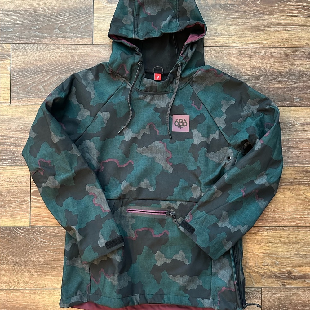 Women’s 686 snowboard pull-over coat